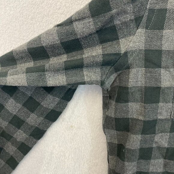 Untuckit Flannel Button Up Shirt Mens Medium Green Plaid Vigouroux Wrinkle Free - Picture 10 of 15
